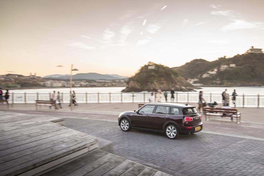  Mini Cooper D Clubman 2015 года  (UK) (фото 61 из 127)